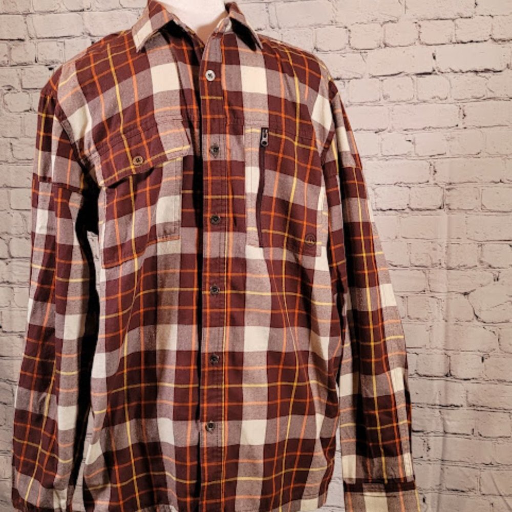 Wrangler Men's All Terrain Gear Button up shirt- Size Medium